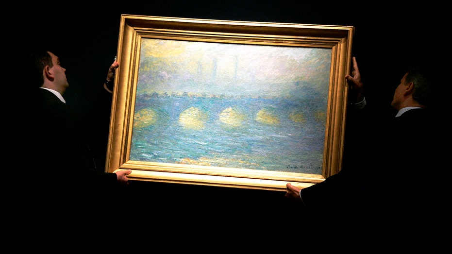 Claude Monet 1904 painting 'Waterloo Bridge, temps couvert'