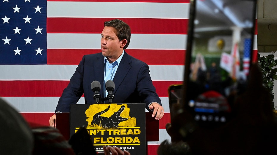 Ron DeSantis speaks at campaign rally