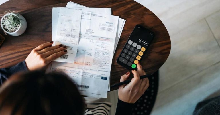 How small business owners can save this tax season