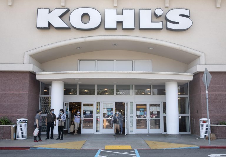 Kohl’s shares sink after big holiday-quarter losses