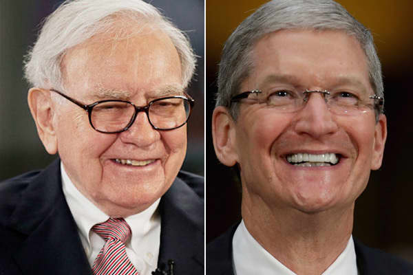 Here’s why Warren Buffett and Jim Cramer think Apple stock is the best
