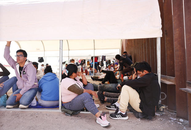 New program to require curfews, GPS tracking for asylum-seeking families