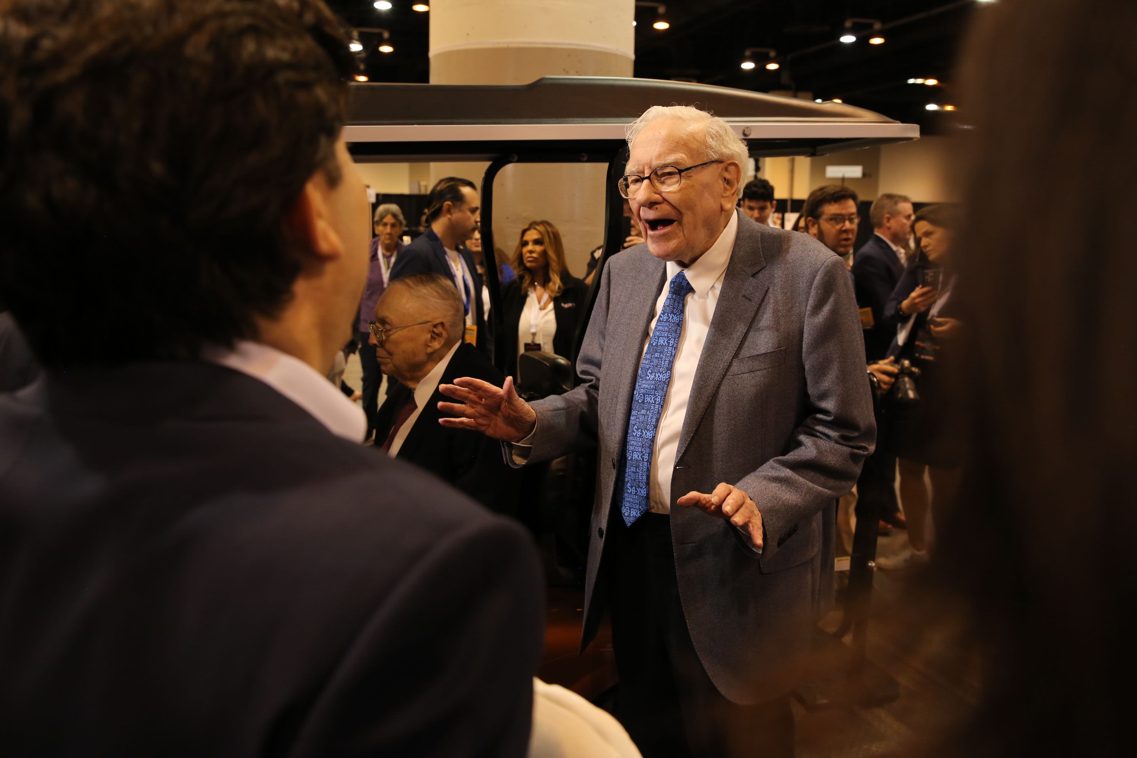 Just 5 stocks make up the lion's share of Warren Buffett's equity portfolio. Here’s what they are