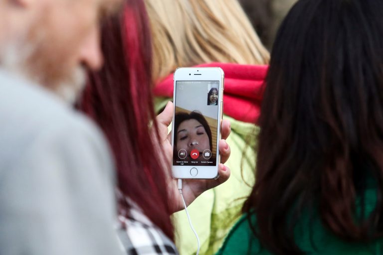 Apple’s latest iPhone software lets you leave a FaceTime video voicemail. Here’s how to do it