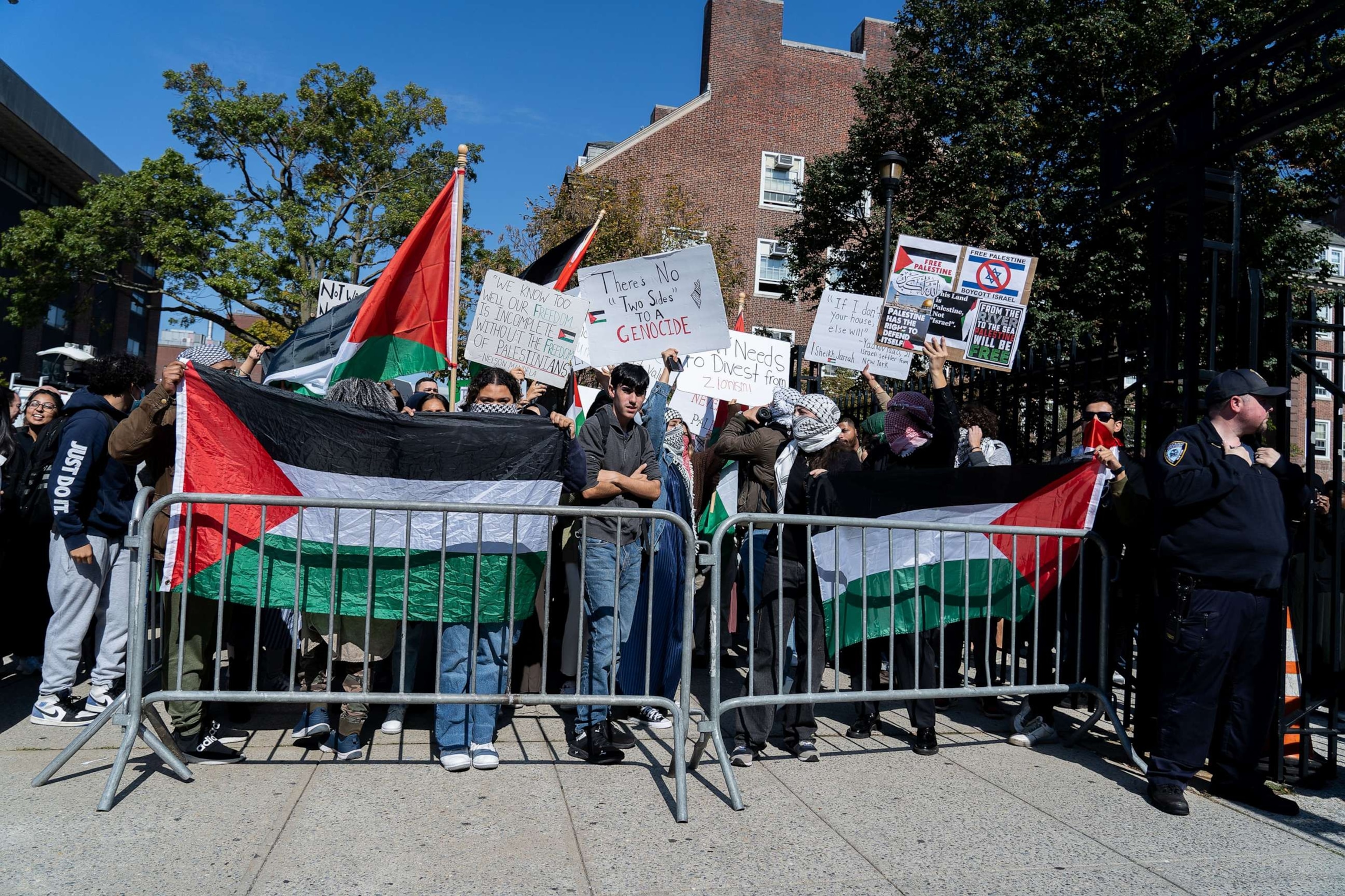 PHOTO: Protesters gathered at Brooklyn College in Midwood, Brooklyn, in support of Palestine on Oct. 12, 2023.