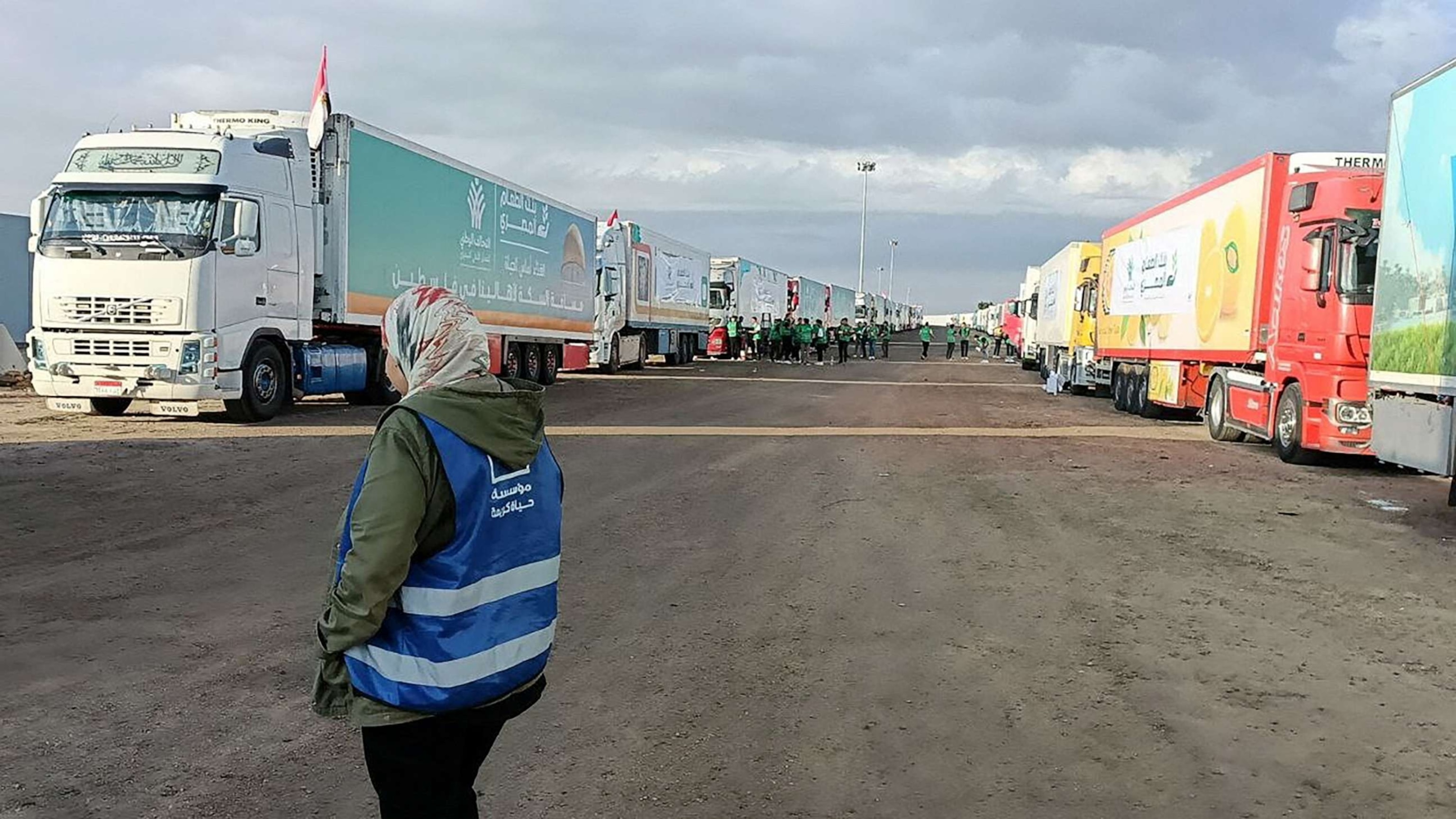 PHOTO: Trucks carrying humanitarian aid from Egyptian NGOs for Palestinians, wait for the reopening of the Rafah crossing at the Egyptian side, to enter Gaza, Oct. 17, 2023.