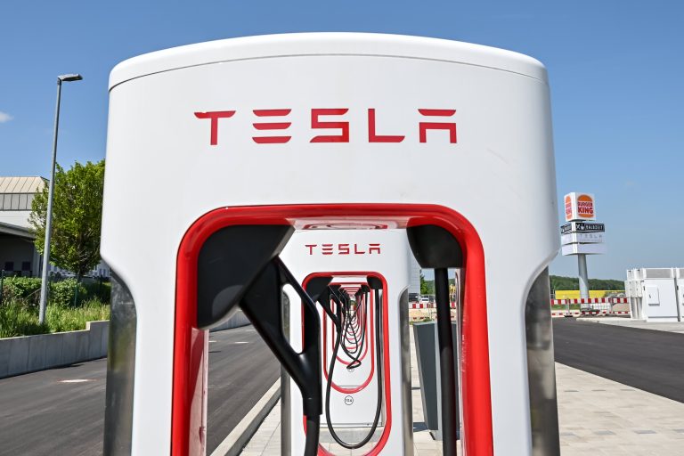 Hyundai and Kia to adopt Tesla’s EV charging tech next year