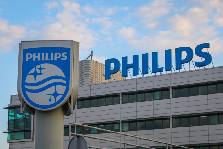 Philips shares fall 8% after U.S. drug regulator deals fresh blow to sleep device recall