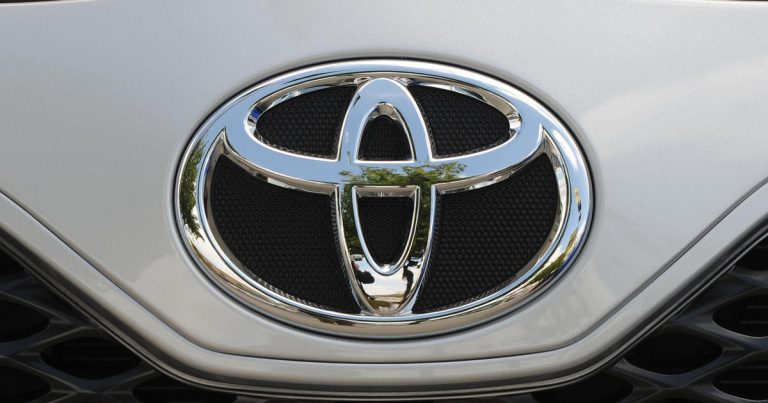 Toyota recalls 751,000 Highlanders for potentially loose front bumpers