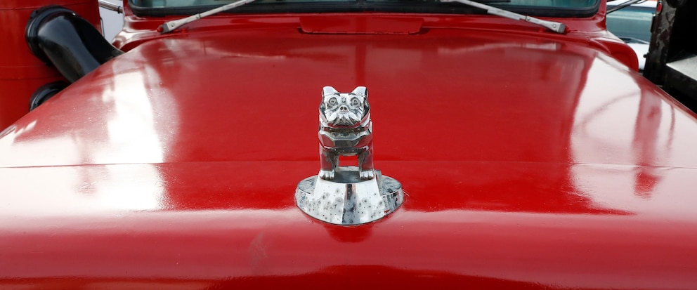 FILE - The bulldog hood ornament is seen on a used Mack truck that is available at a lot in Evans City, Pa., Jan. 9, 2020. The United Auto Workers union has reached a tentative contract agreement with Mack Trucks that covers about 4,000 workers in three states. Mack Trucks confirmed a tentative agreement on a five-year contract early Monday, Oct. 12, 2023 after the UAW announced the deal just before midnight Sunday. (AP Photo/Keith Srakocic, file)