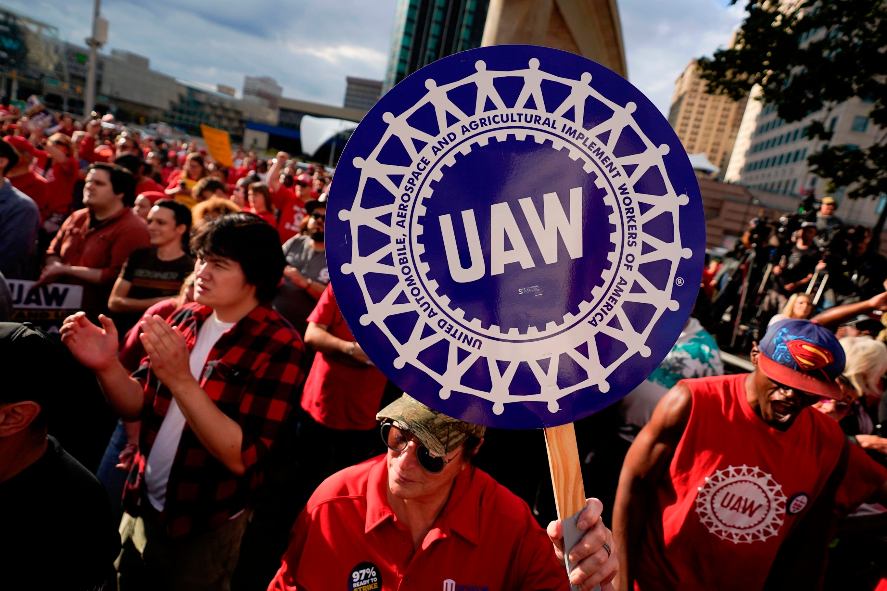 PHOTO: United Auto Workers members join the picket line, in Detroit, Friday, Sept. 15, 2023.