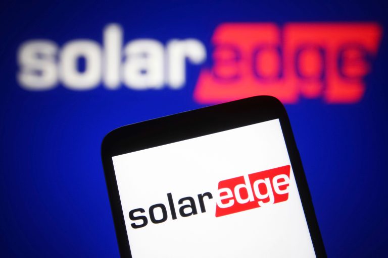 SolarEdge shares sink after company offers weak Q4 guidance