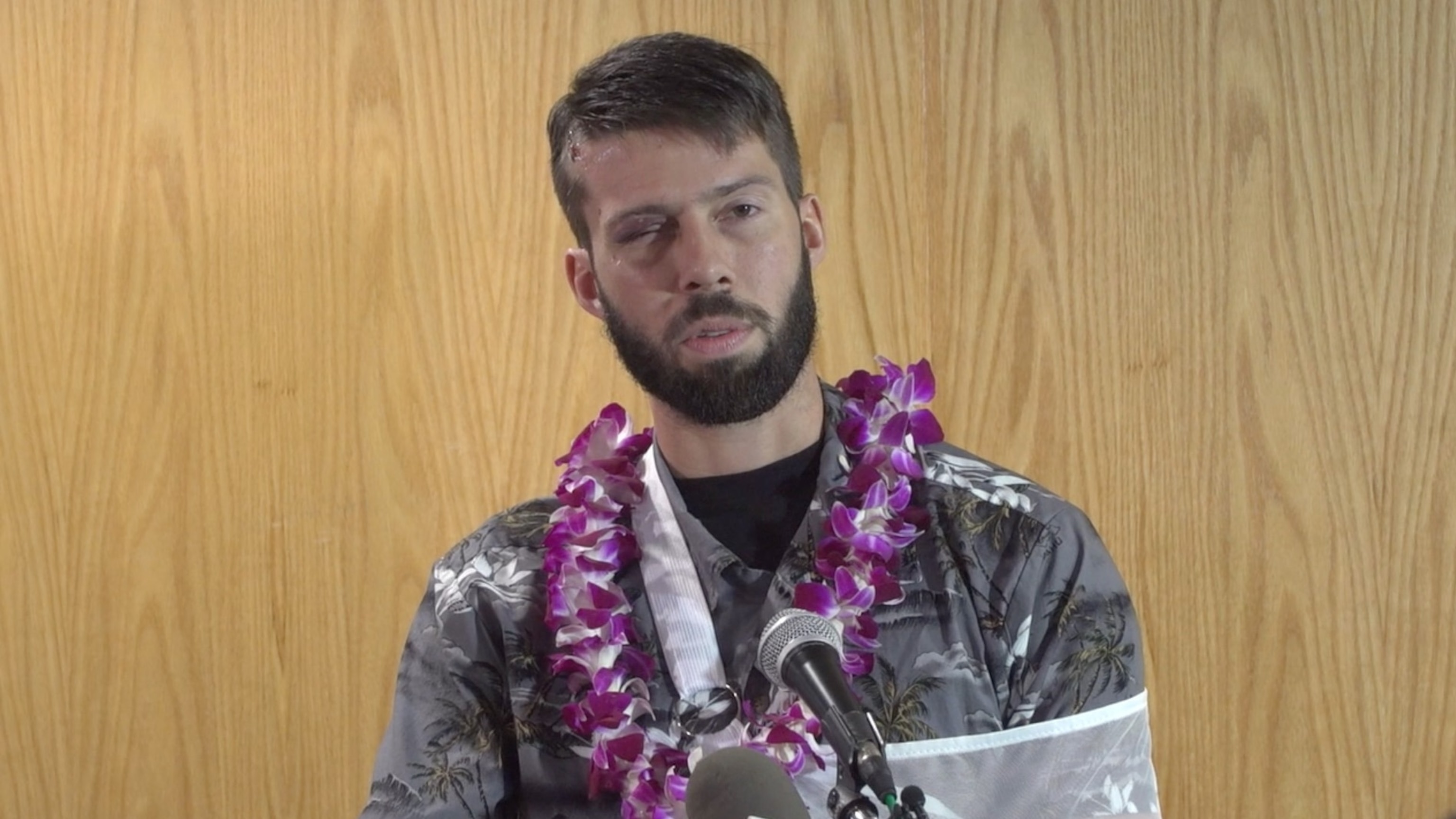 PHOTO: Ian Snyder, 34, speaks at a news conference in Hawaii on Dec. 12, 2023, about surviving a 1,000-foot topple from a hiking trail in Hawaii.