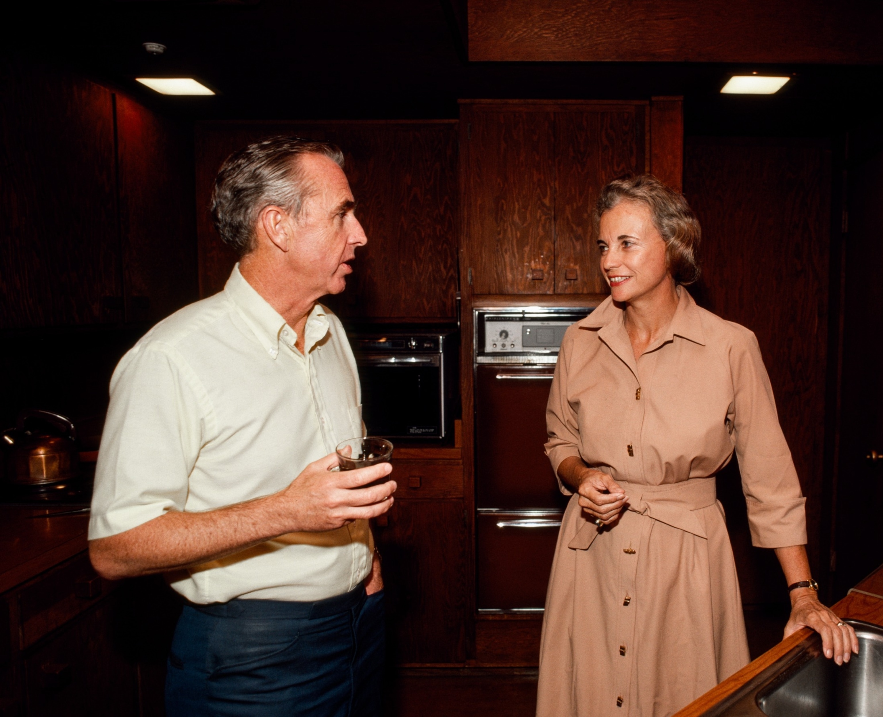 PHOTO: Supreme Court Justice Sandra Day O'Connor (R) and her husband, John Jay O'Connor, at their home, circa 1981, in Paradise Valley, Ariz.