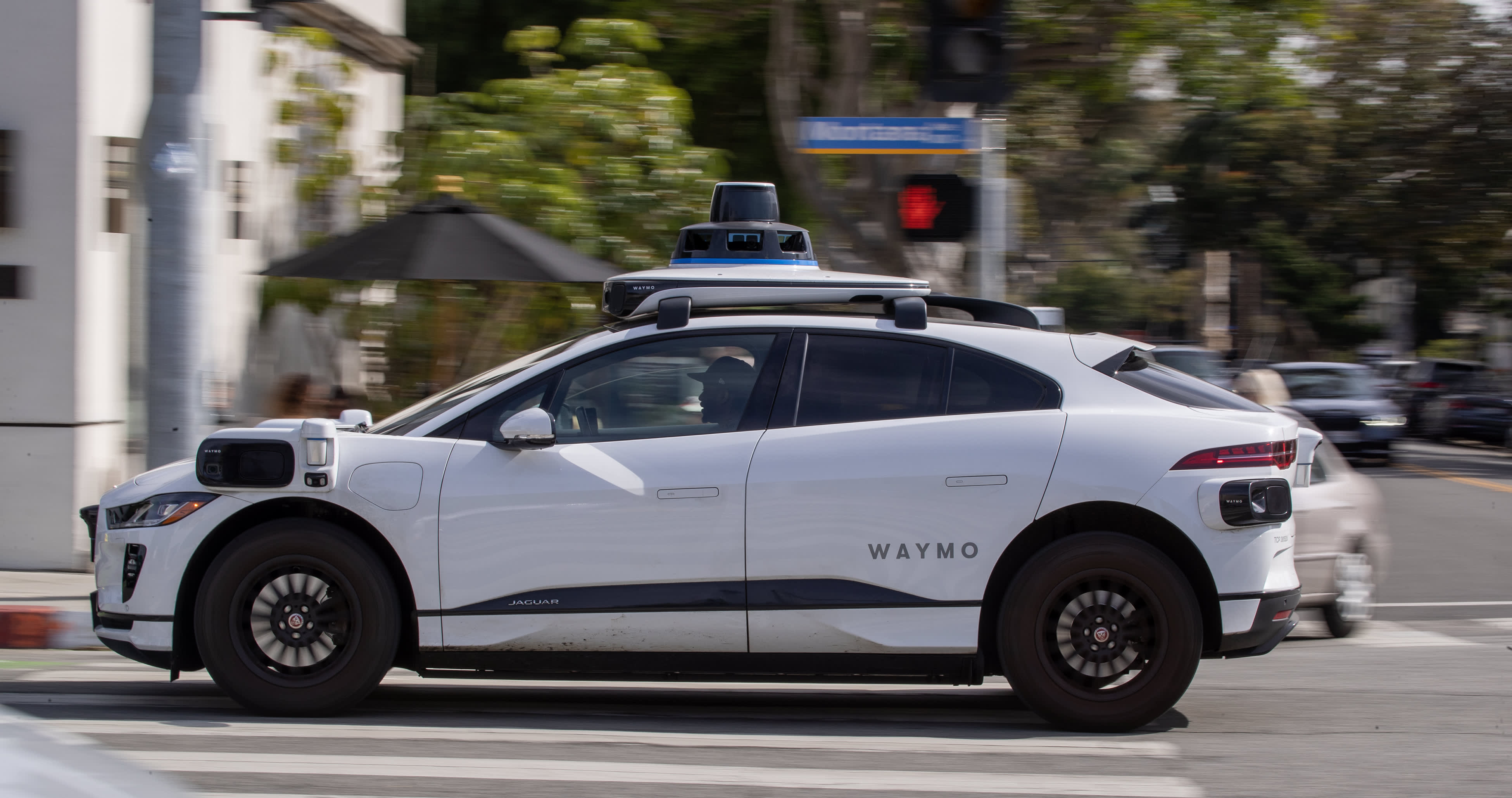 What it is like riding inside an autonomous taxi in San Francisco