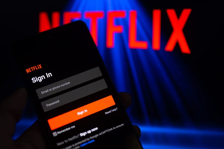 Netflix shares pop 10% as streamer adds 13.1 million subscribers, tops revenue estimates