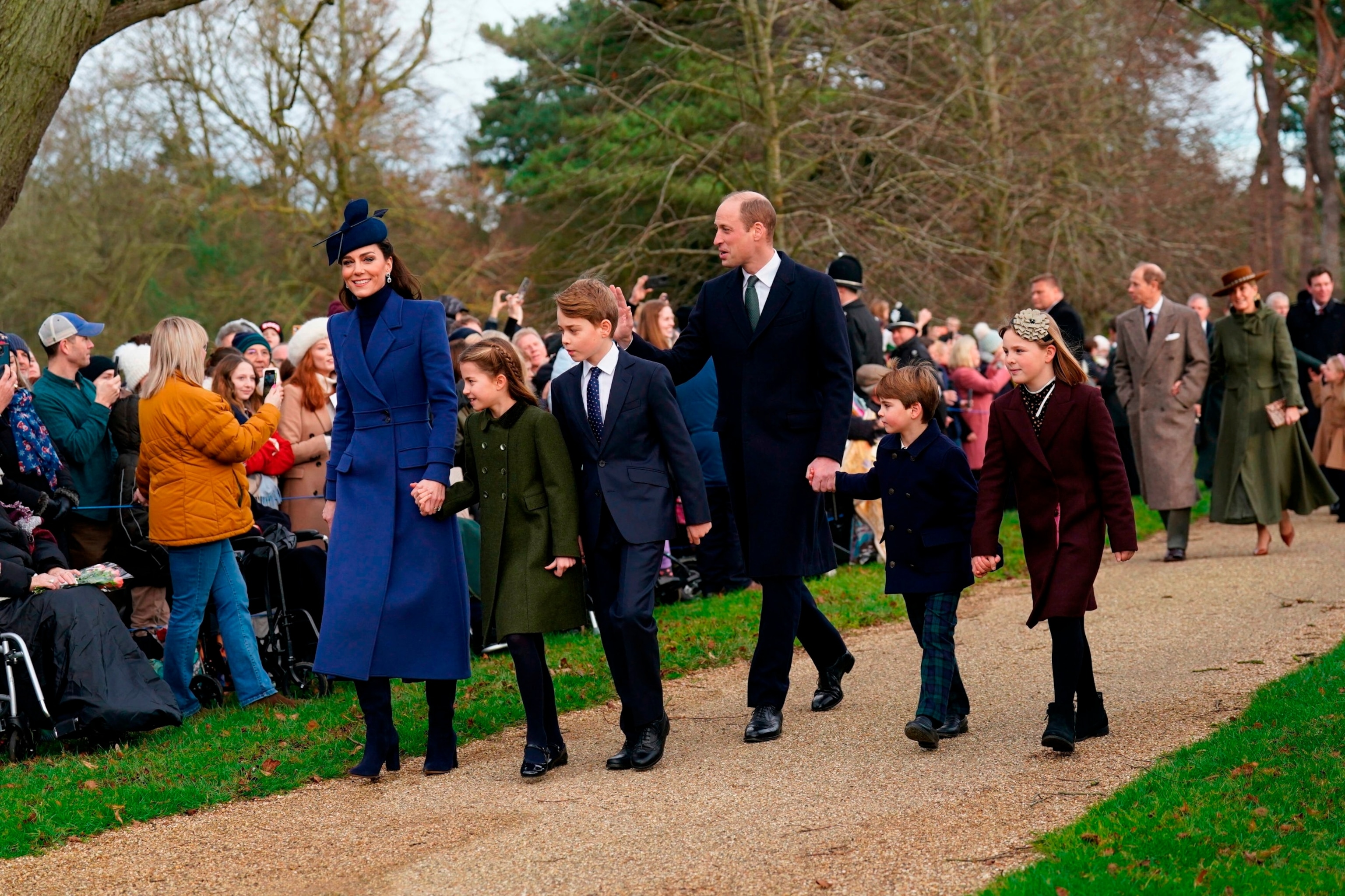 PHOTO: Kate, the Princess of Wales, Princess Charlotte, Prince George, William, the Prince of Wales, Prince Louis and Mia Tindall arrive to attend the Christmas day service at St Mary Magdalene Church in Sandringham in Norfolk, England, Dec. 25, 2023.