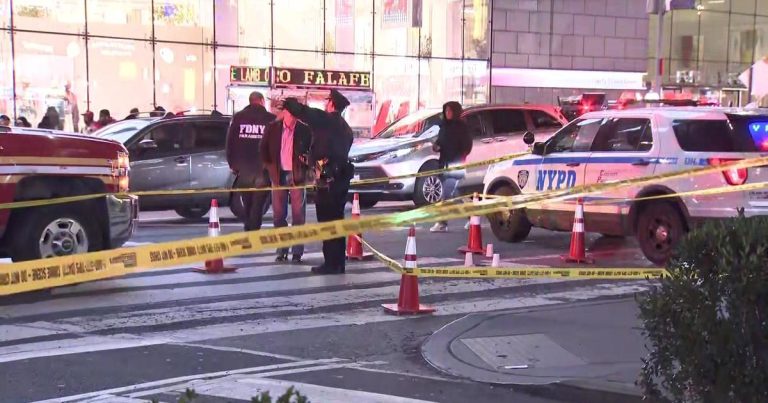 1 injured in Times Square shooting, police searching for gunman
