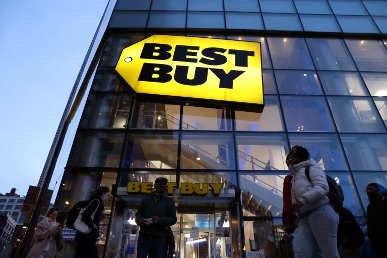 Best Buy tops holiday quarter estimates but issues soft full-year guidance