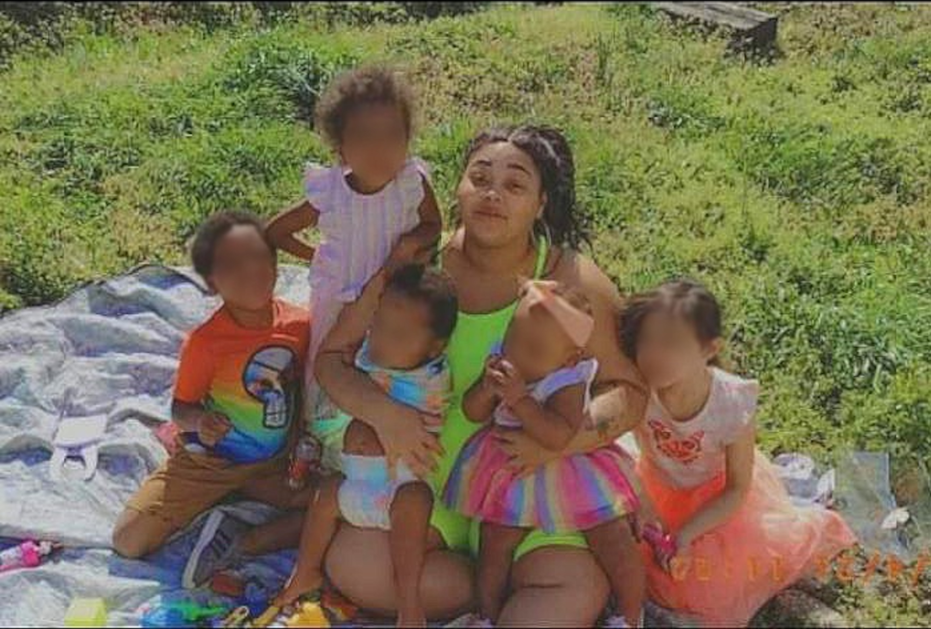 PHOTO: Marissa Carmichael is pictured with her five children.