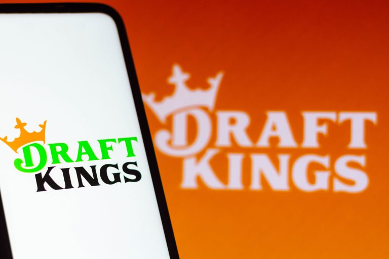 DraftKings posts 44% revenue growth and narrowing losses, but falls short of estimates