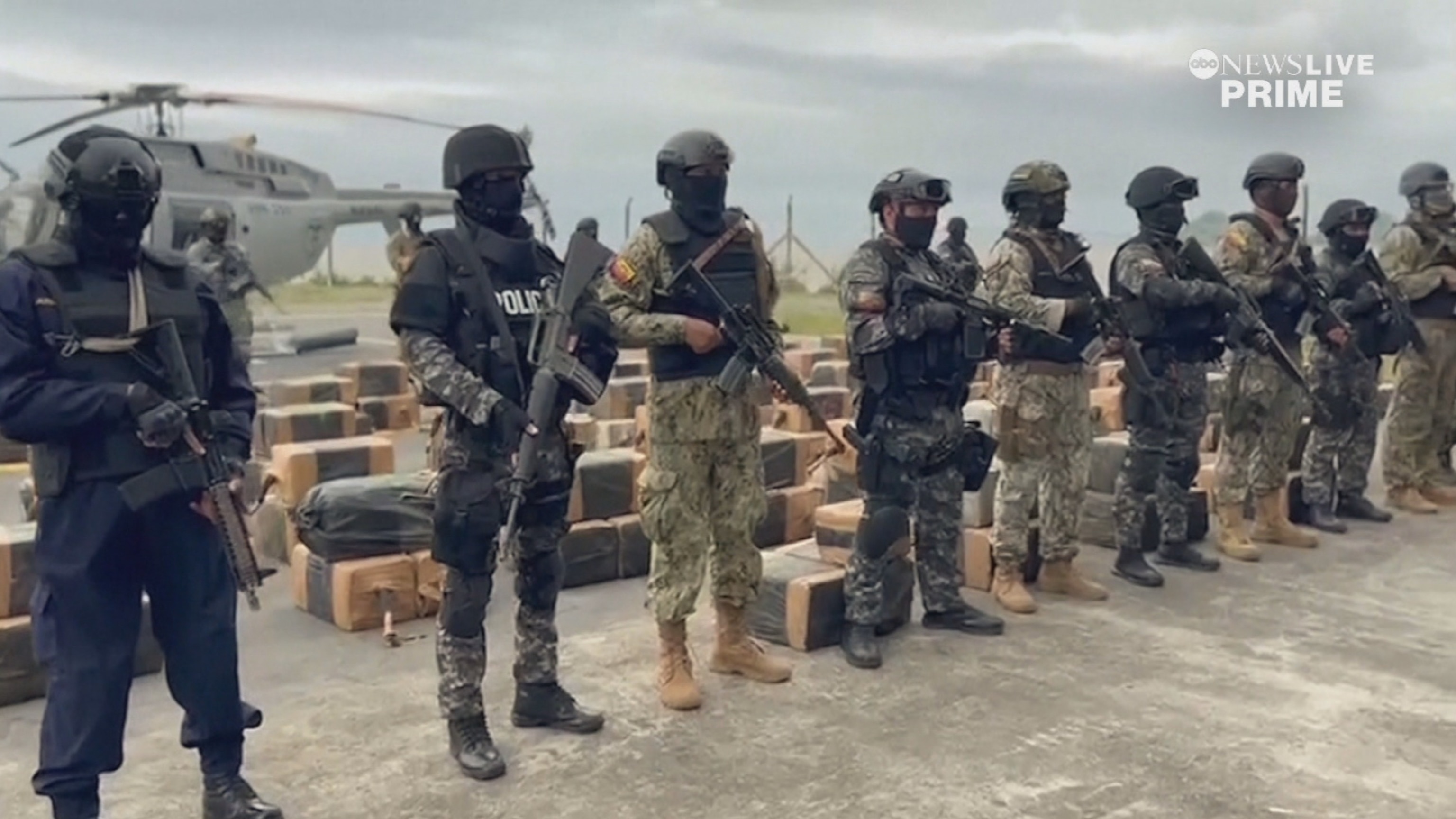 PHOTO: Caption Ecuadorian authorities seize several tons of cocaine.