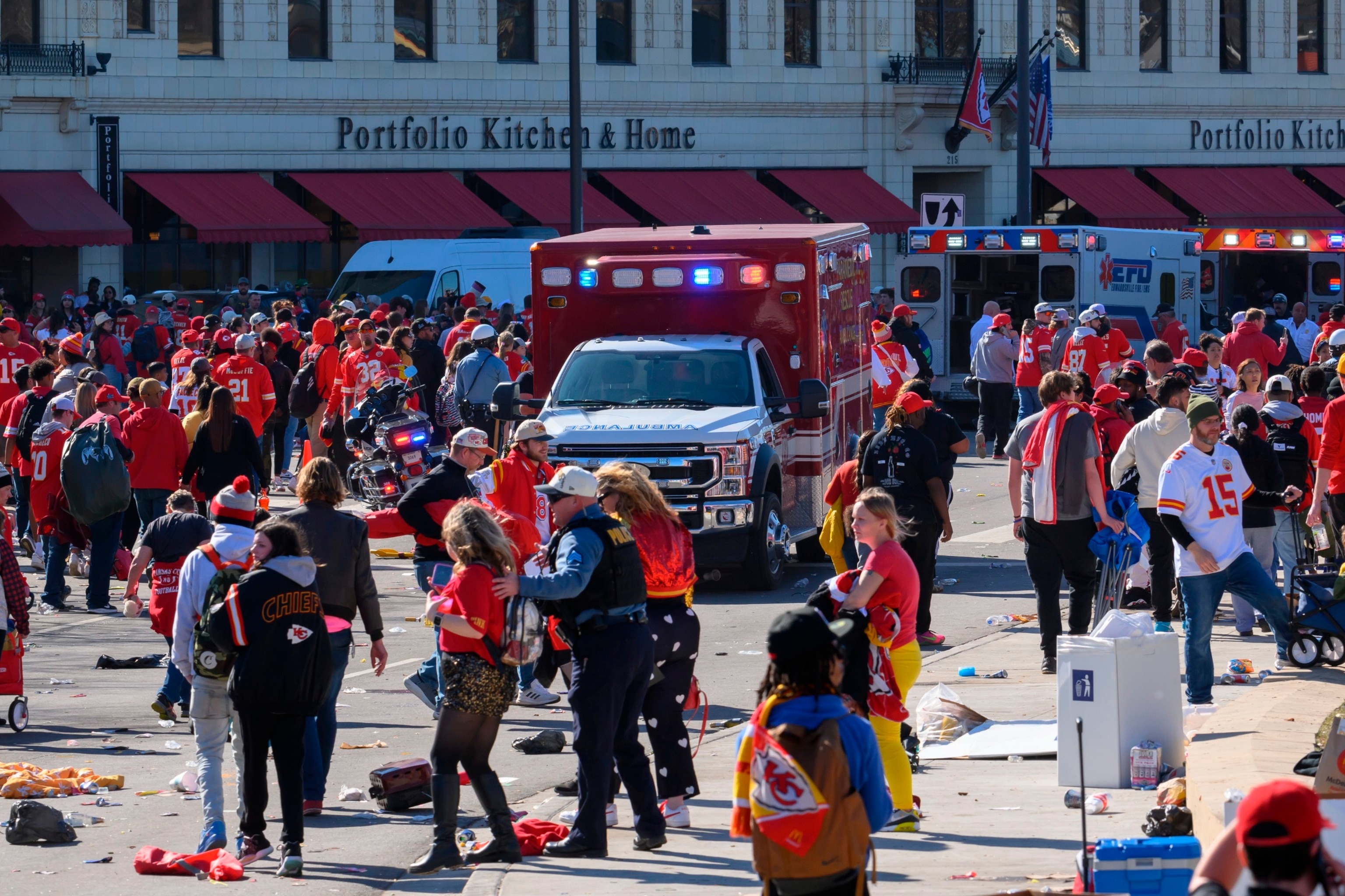 PHOTO: Police clear the area following a shooting at the Kansas City Chiefs NFL football Super Bowl celebration in Kansas City, Mo., Feb. 14, 2024. 