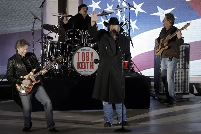 Toby Keith performs at the "Make America Great Again! Welcome Celebration" concert at the Lincoln Memorial in Washington, U.S., January 19, 2017. REUTERS/Mike Segar/File Photo