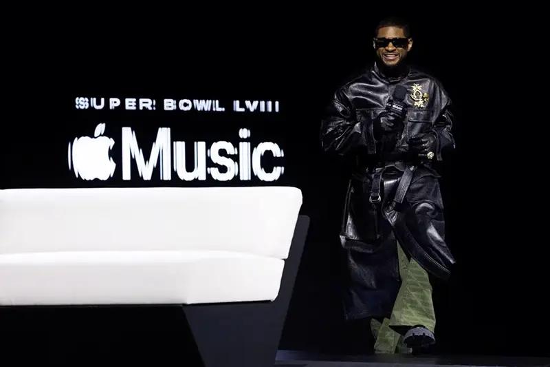 Usher takes part in moderated conversation ahead of Super Bowl LVIII in Las Vegas, Nevada, U.S., February 8, 2024. REUTERS/Mike Blake
