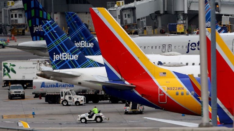 Senate panel demands answers about airline fees as investigation intensifies