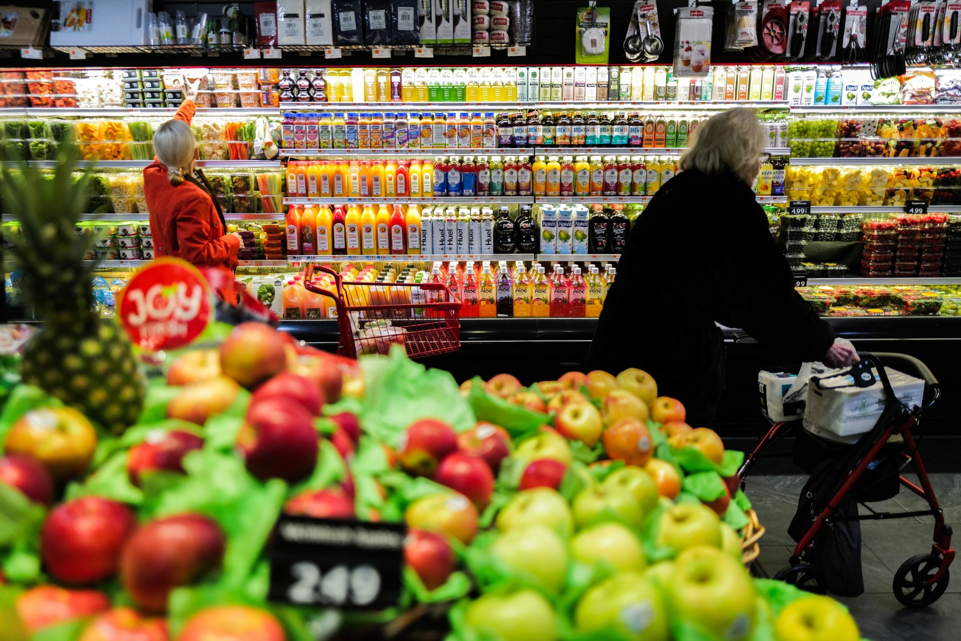 PHOTO: People shop in a supermarket in New York, Jan. 27, 2024. 
