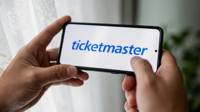 GOP senator slams Ticketmaster for ‘exorbitantly high prices’ ahead of reported DOJ lawsuit