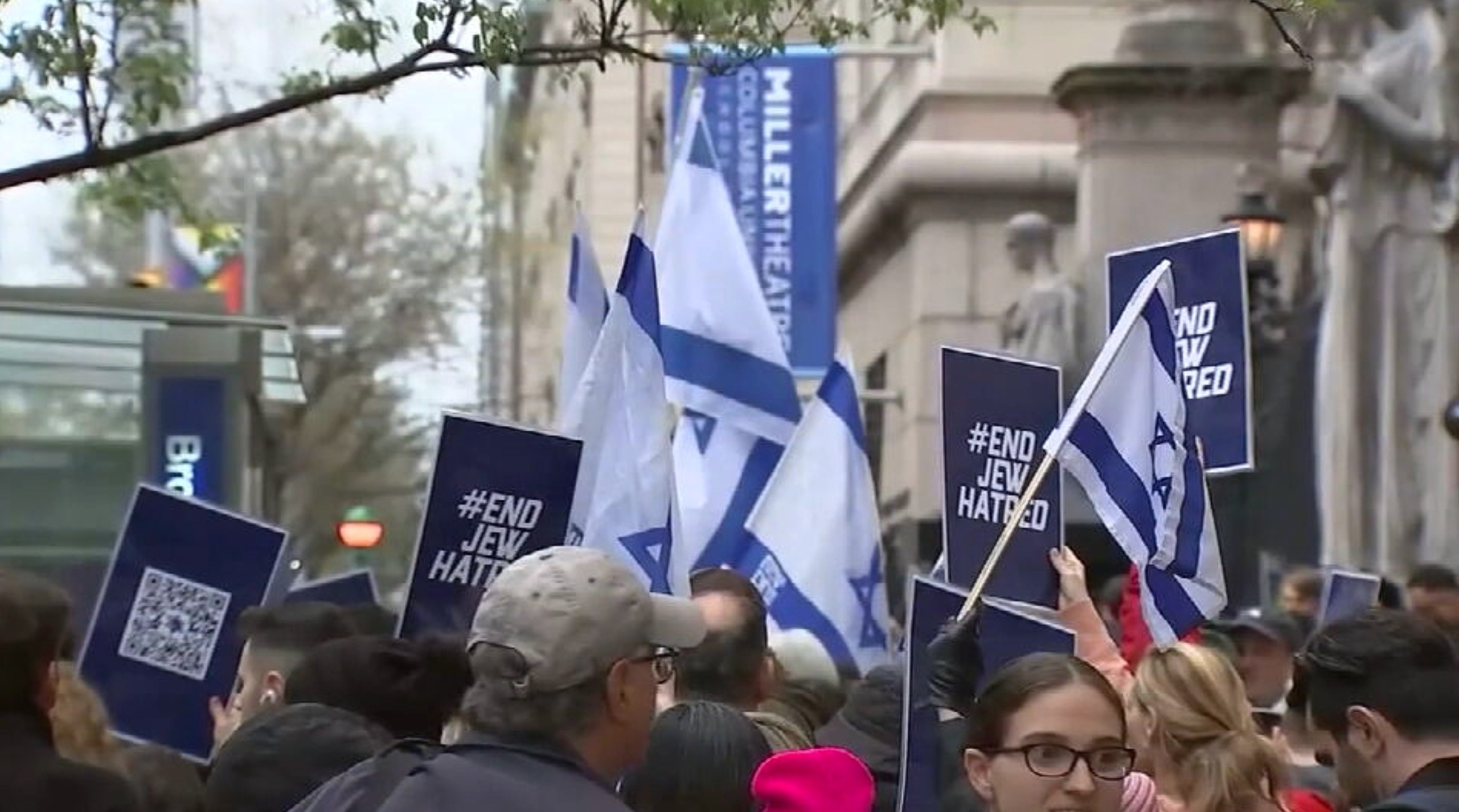 PHOTO: Pro-Palestinian and pro-Israel protesters demonstrate at Columbia University on April 18, 2024.