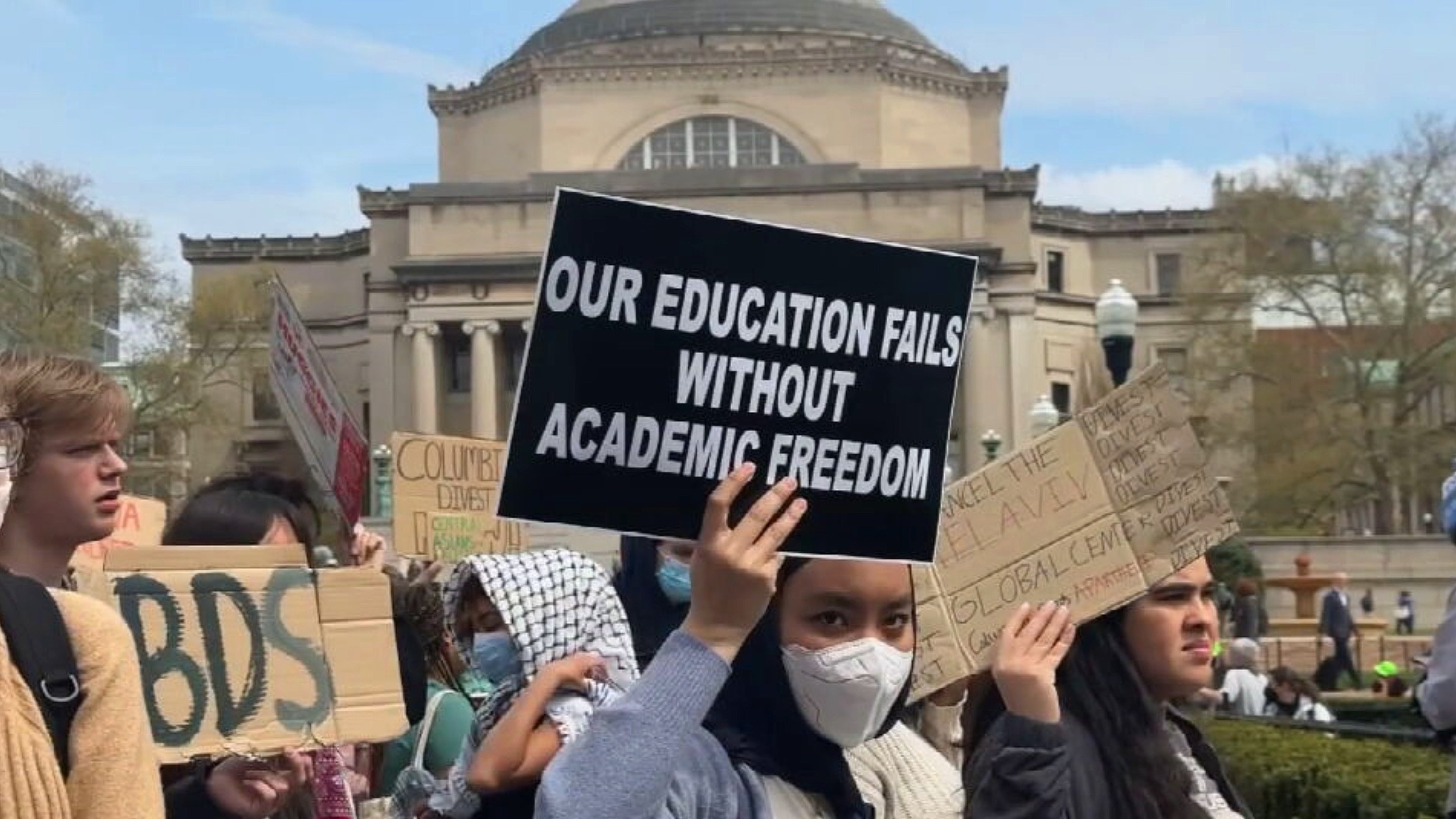 PHOTO: Pro-Palestinian and pro-Israel protesters demonstrate at Columbia University on April 18, 2024.