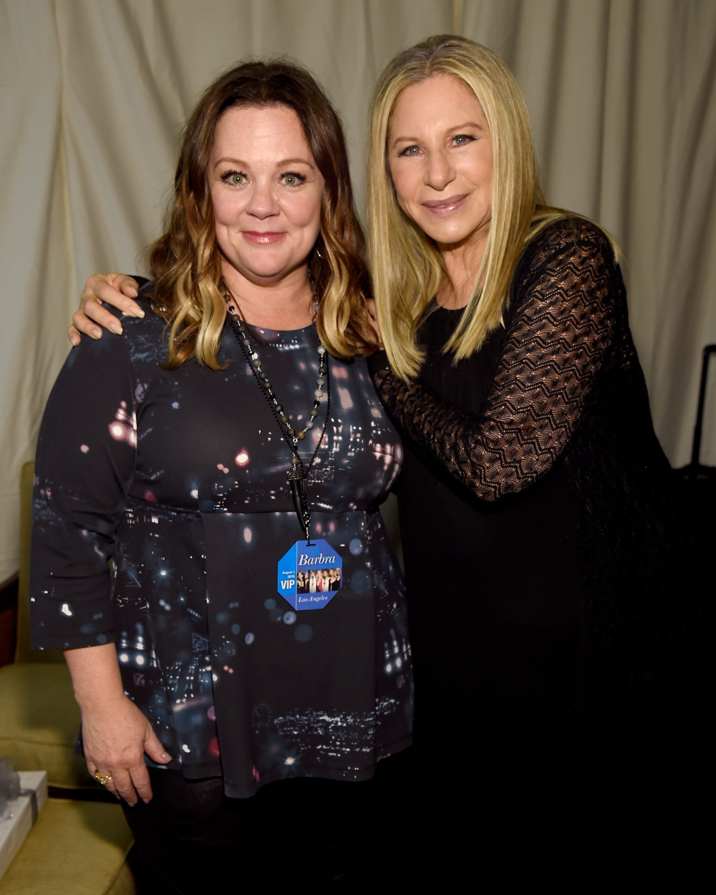 PHOTO: Melissa McCarthy and Barbra Streisand pose backstage during the tour opener for "Barbra - The Music... The Mem'ries... The Magic!" in Los Angeles, Aug. 2, 2016.