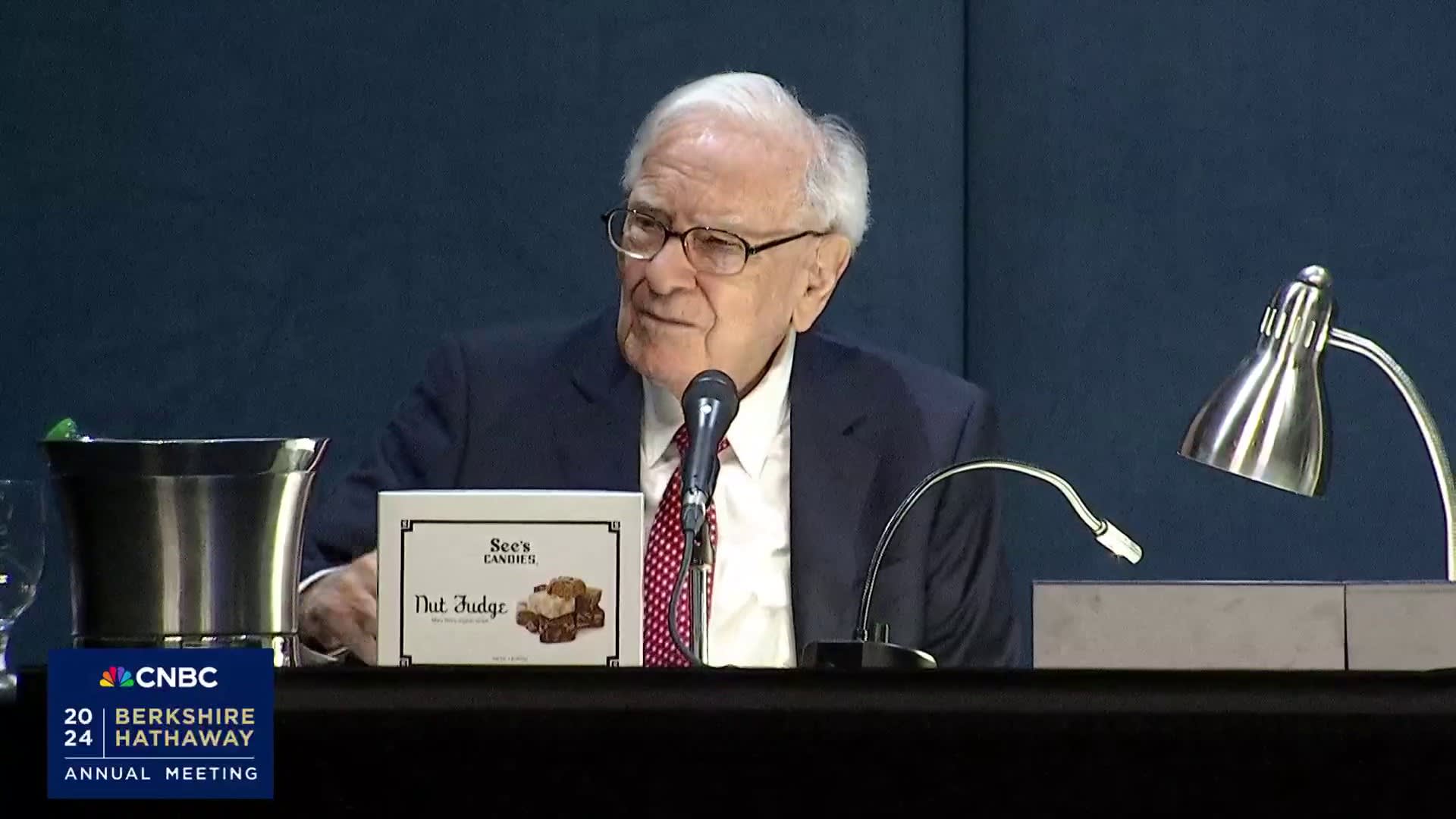 Warren Buffett: No one would owe 'a dime' of federal taxes if other companies paid fair share