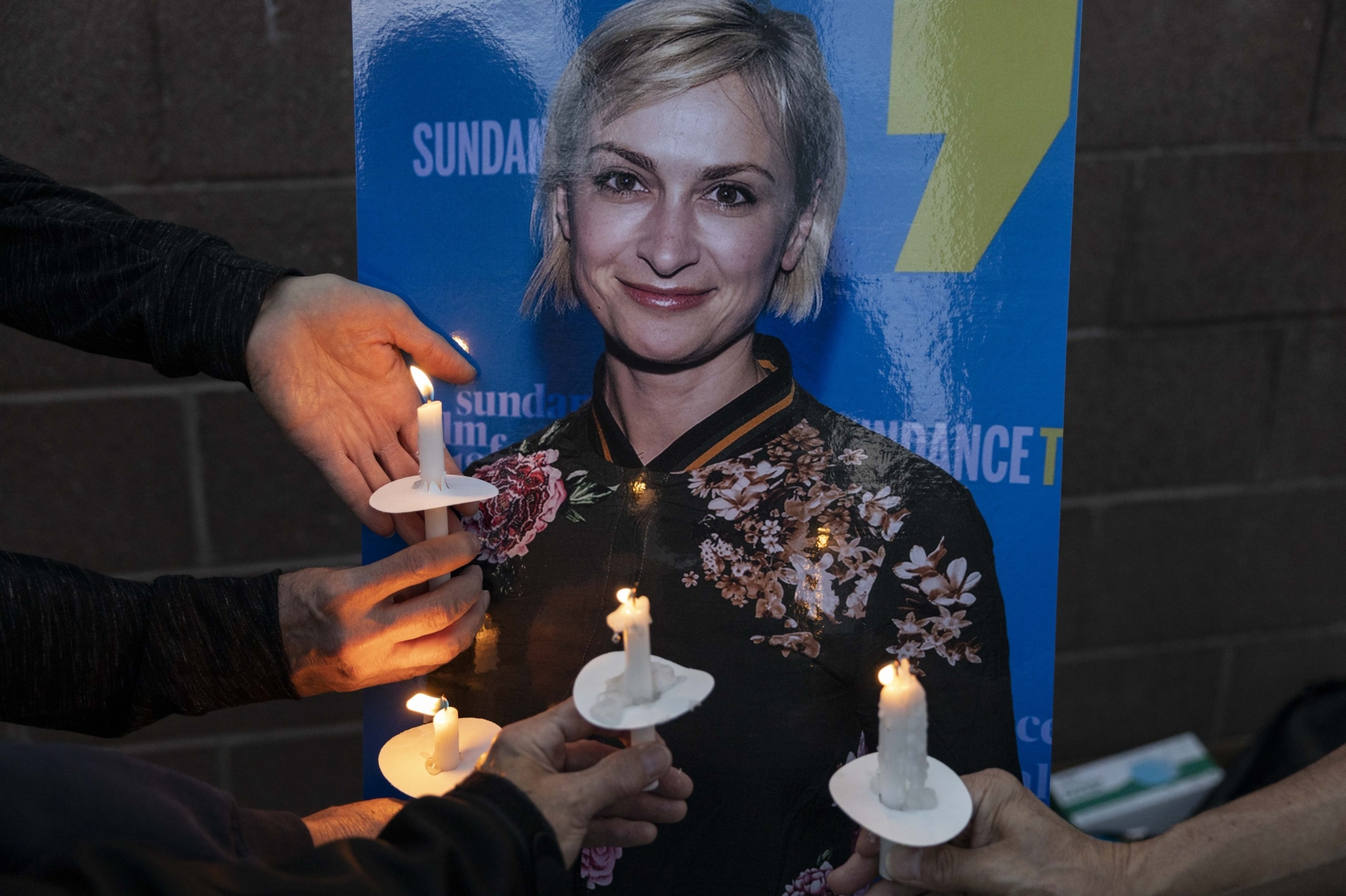 PHOTO: Locals and members of the local film community mourn the loss of cinematographer Halyna Hutchins at a vigil in Albuquerque, NM, Oct. 23, 2021. 