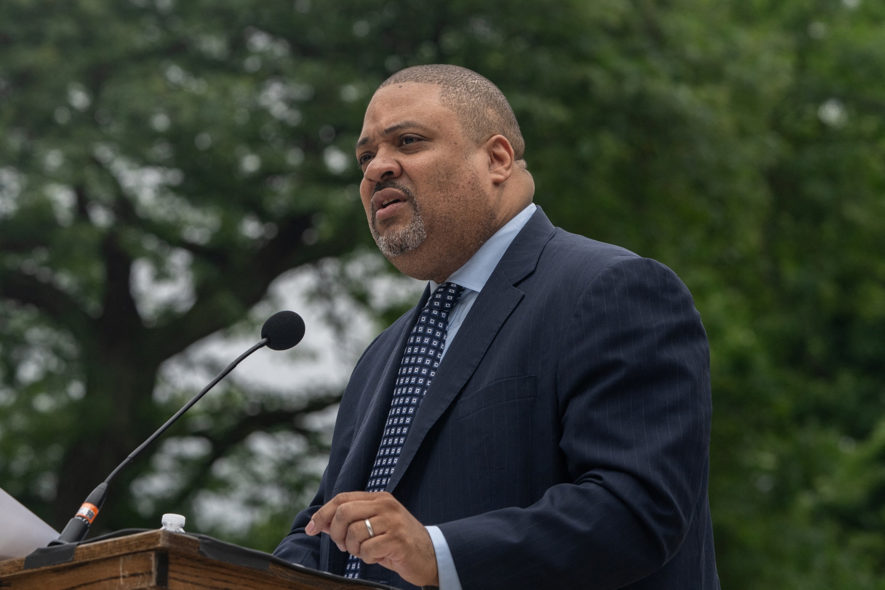 PHOTO: Manhattan District Attorney Alvin Bragg speaks during the Memorial Day Ceremony at Soldiers and Sailors Monument in New York, May 27, 2024.