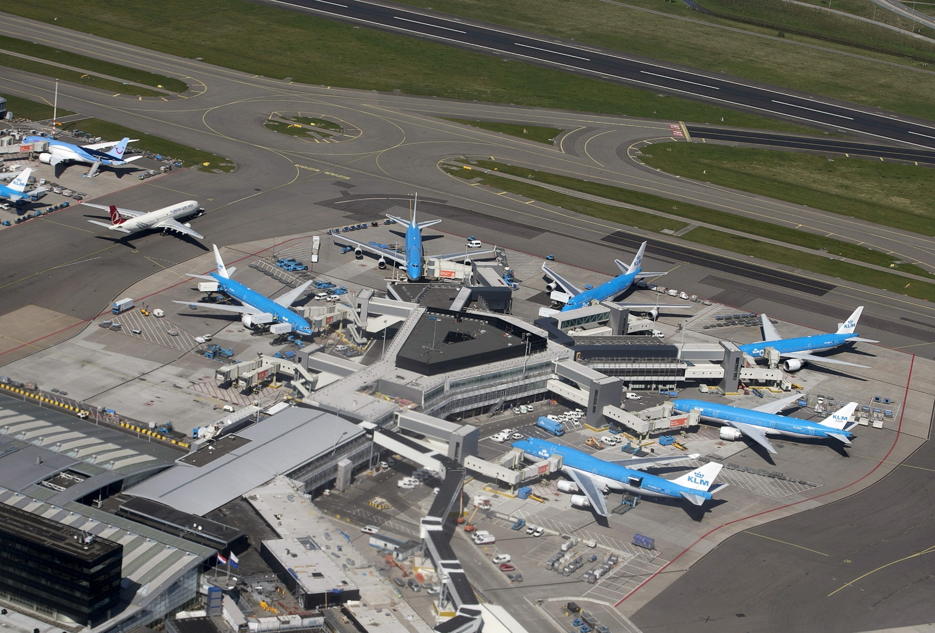 PHOTO: FILE PHOTO: KLM aircraft are seen on the tarmac at Schipol airport near Amsterdam