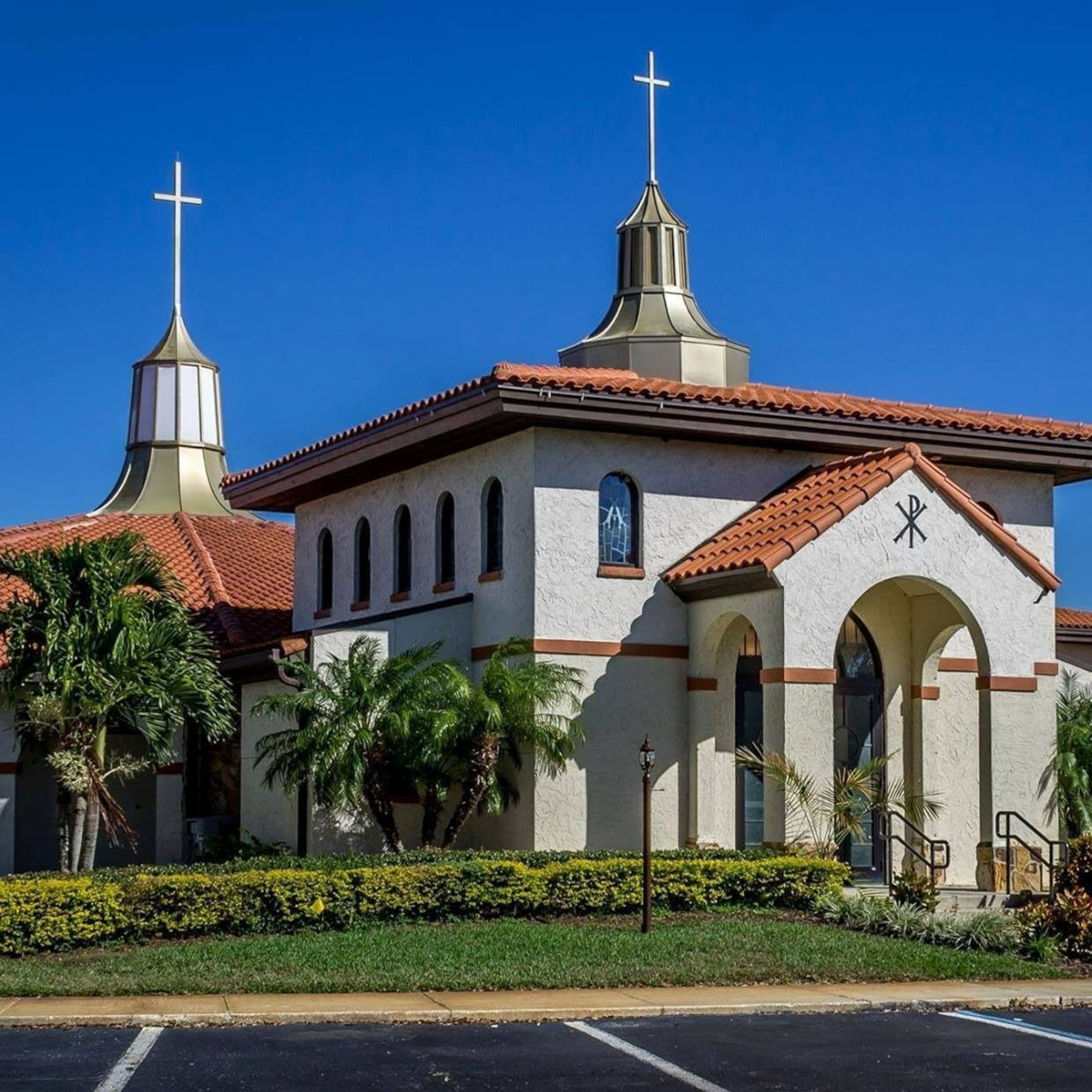 PHOTO: A priest in Florida bit a woman’s hand during a physical altercation while he was administering Communion to the congregants of his church, officials said.