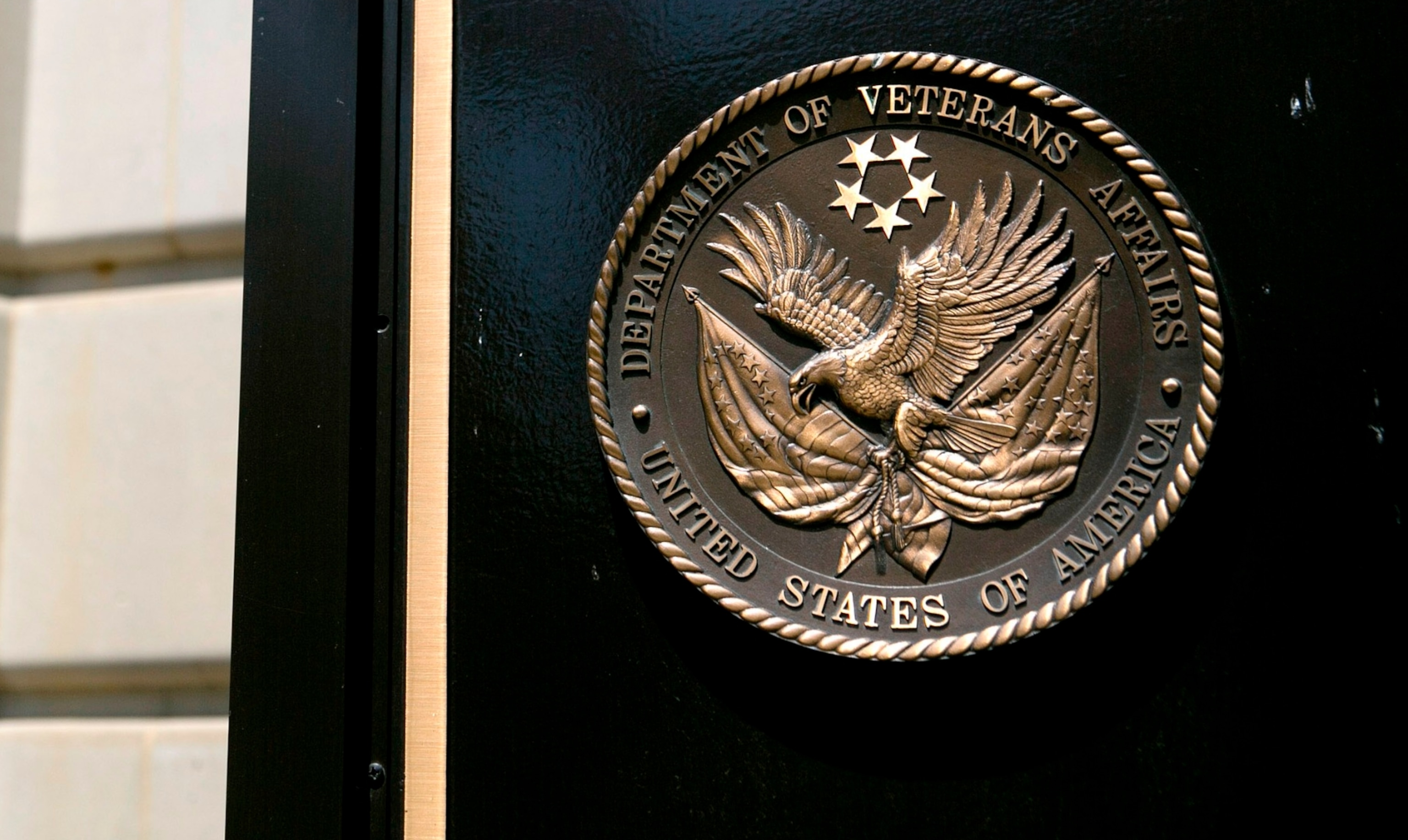 PHOTO: In this May 10, 2013, file photo, the U.S. Department of Veterans Affairs (VA) seal is shown at the headquarters in Washington, D.C.
