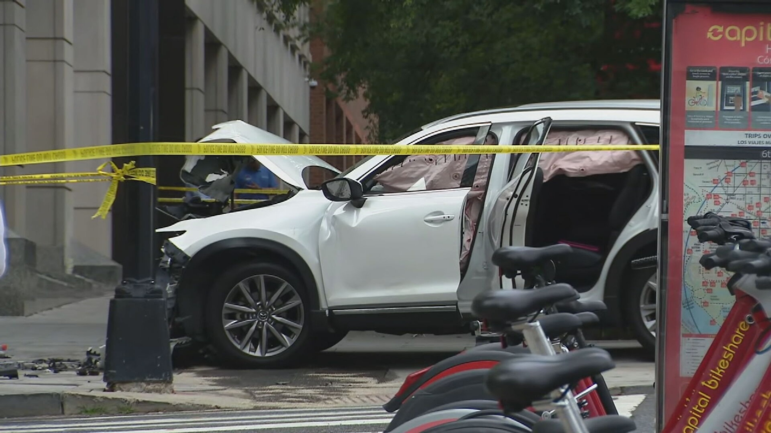 PHOTO: Police respond to a crash involving a stolen vehicle in Washington, D.C., June 3, 2024.