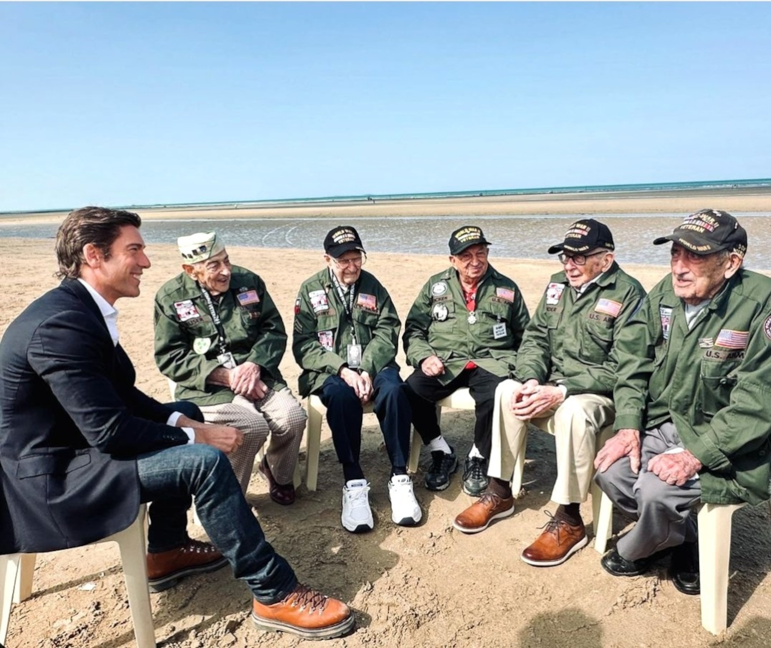 PHOTO: ABC News' 'World News Tonight with David Muir' anchor sits down with World War II veterans Jake Ruser, Andrew “Tim” Kiniry, Irving Locker, Alan Kinder and Onofrio Zicari.