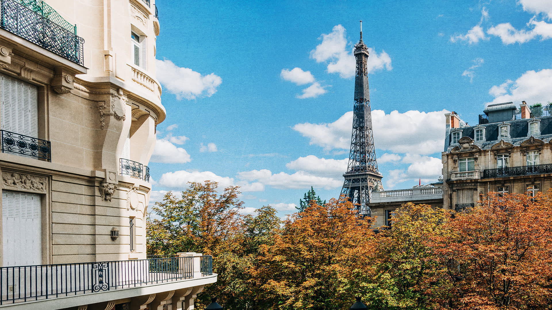 How the ultra wealthy travel in Paris
