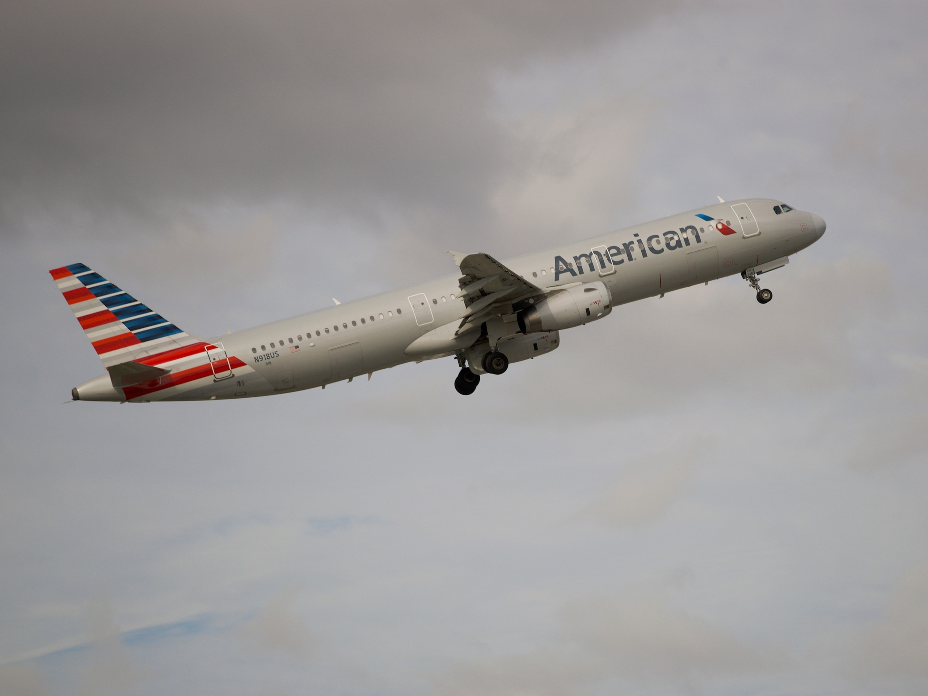 PHOTO: American Airlines Evacuation