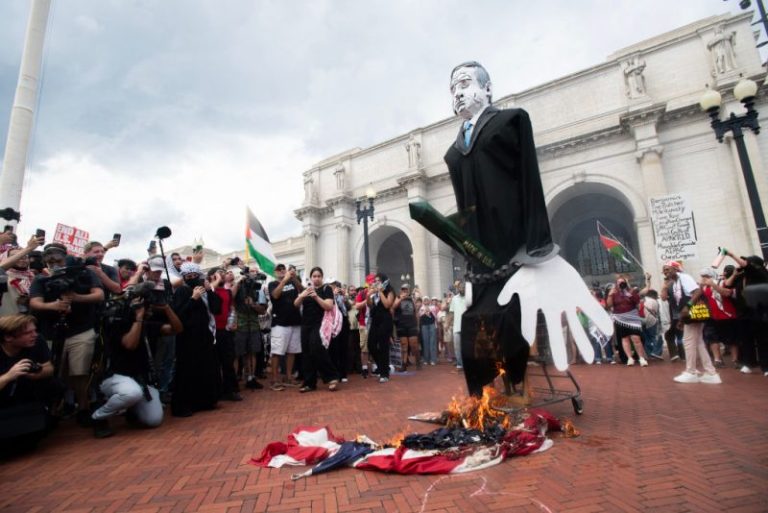 Pro-Palestine Rioters Burn U.S. Flags Outside D.C. Train Station, Hoisting Palestinian Flags During Netanyahu’s Address