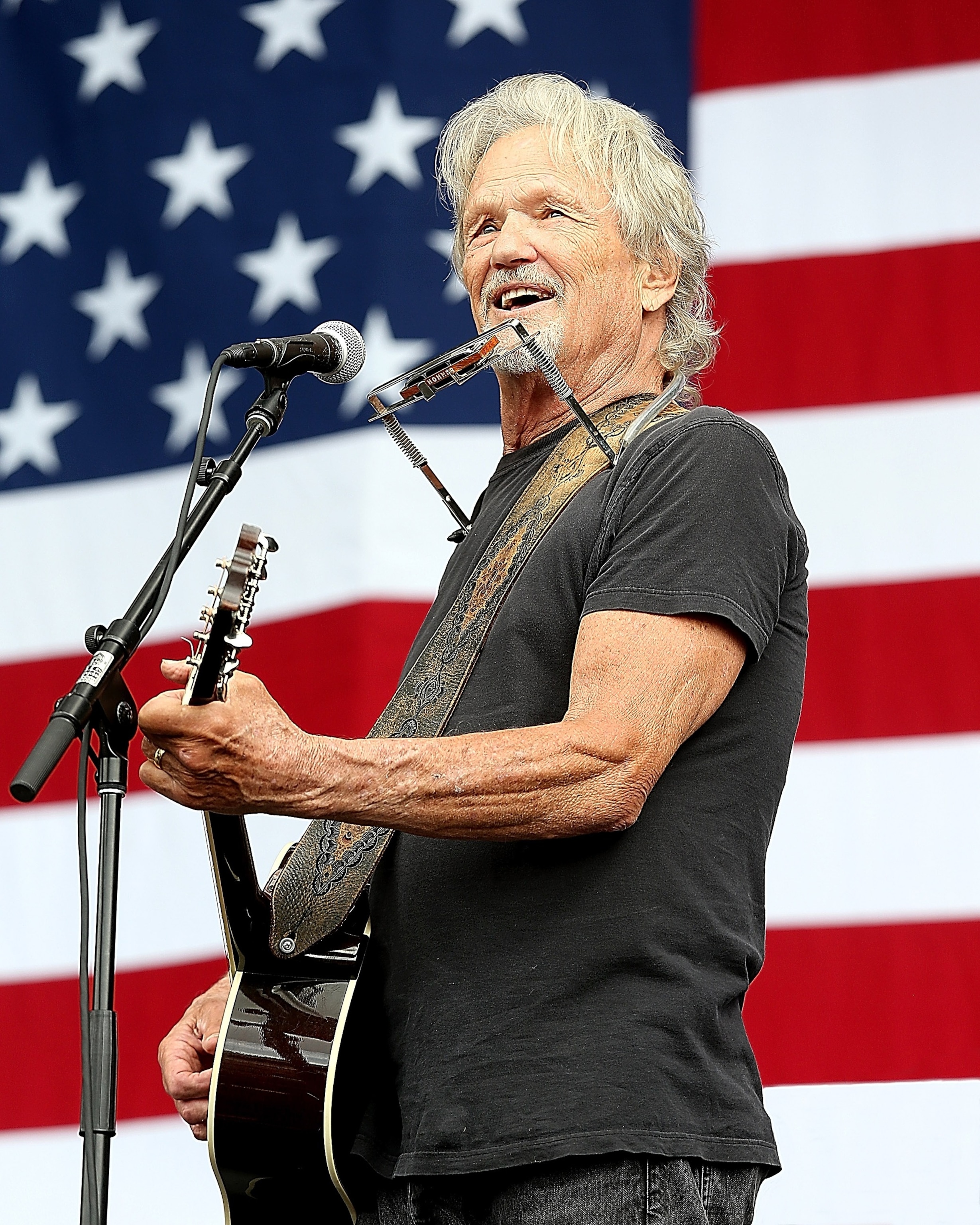 Kris Kristofferson performs in concert during Willie Nelson's 42nd Annual 4th of July Picnic at Austin360 Amphitheater on July 4, 2015 in Austin, Texas. (Photo by Gary Miller/Getty Images)