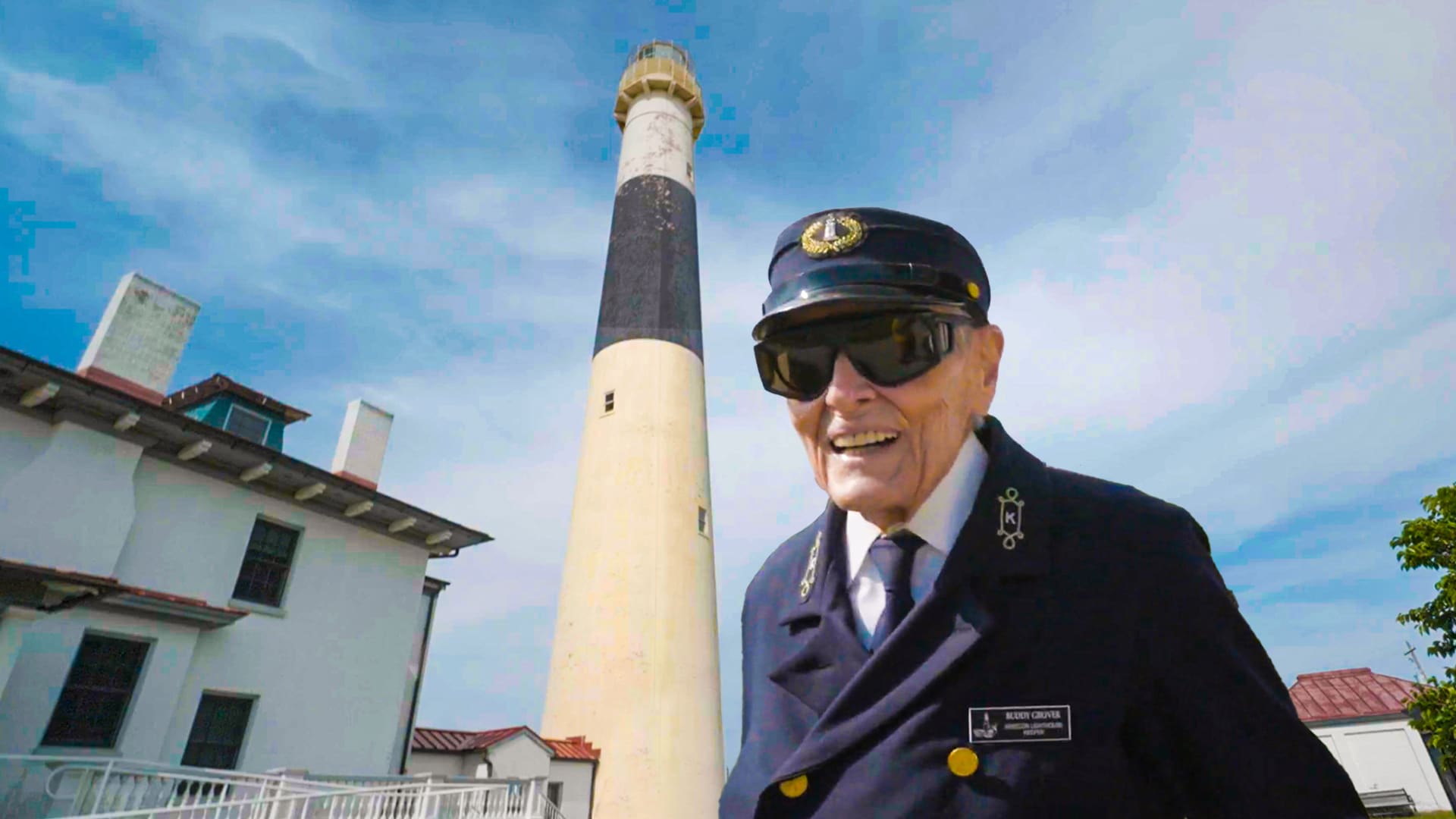 How a 95-year-old lighthouse keeper lives a long and happy life