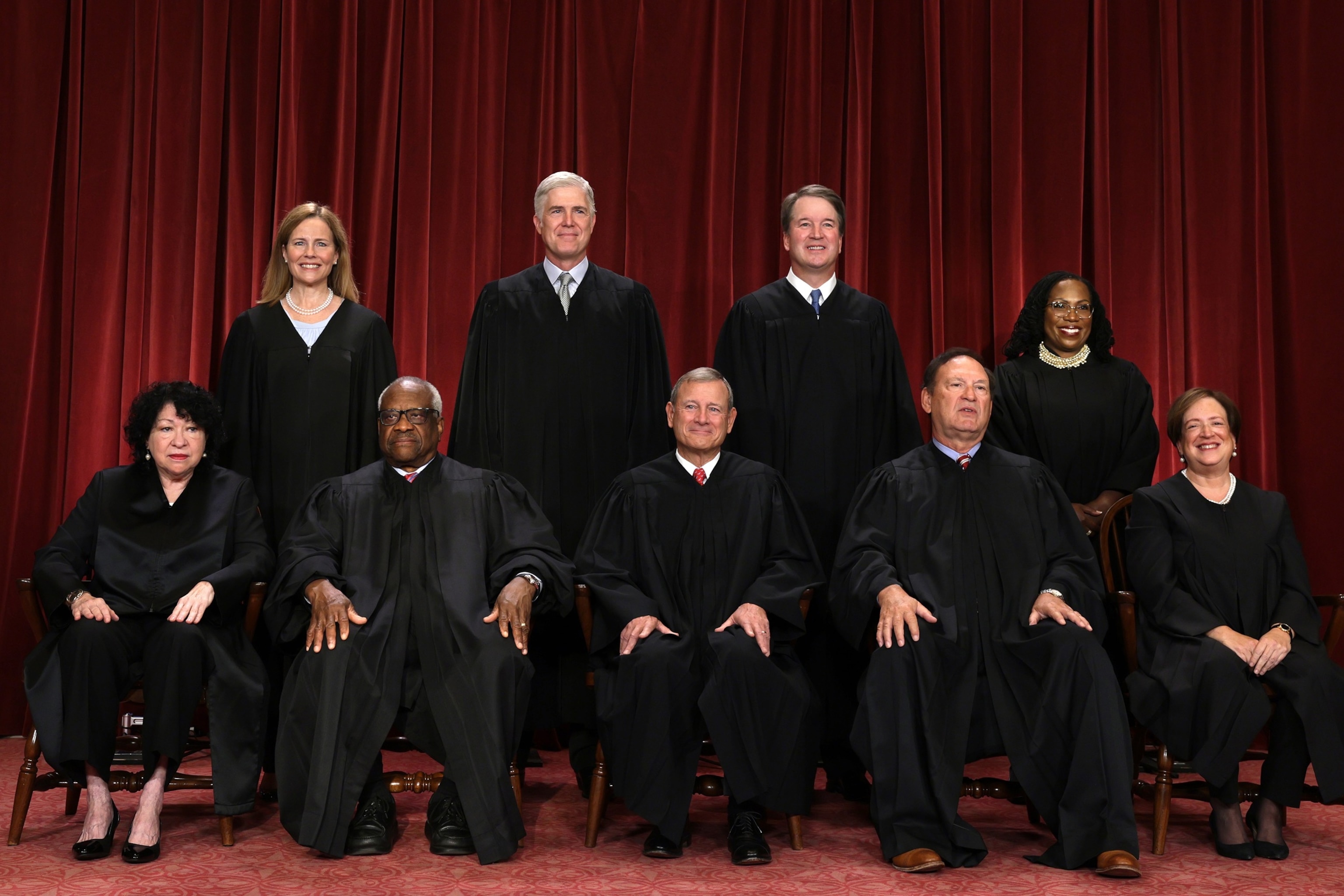 PHOTO: The U.S. Supreme Court poses for official group photo.