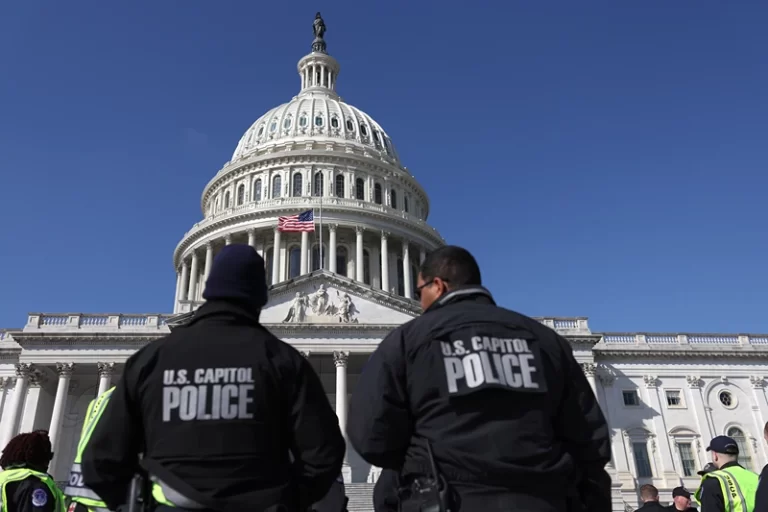 U.S. Capitol Officer Suspended After ‘Suicidal’ Massachusetts Visitor Completes Entire Tour While Armed With Gun